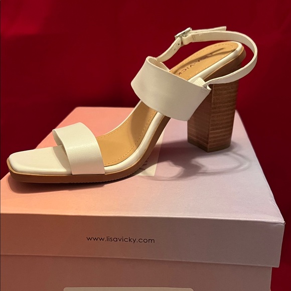 Lisa Vicky White Block Heel Sandals - Picture 1 of 2
